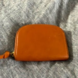 Madewell - The Zip Wallet in Leather